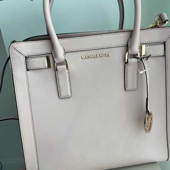 Michael Kors Large Tote Bag - Picture 2 of 12